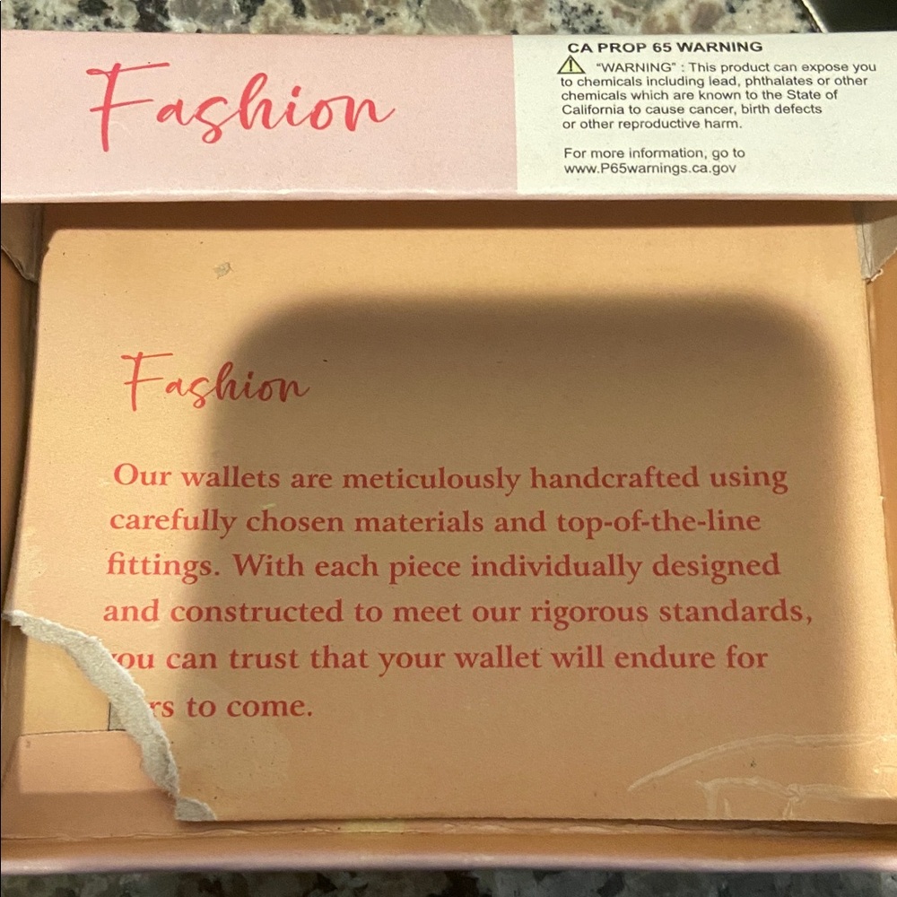 NWT Boxed Bifold Wallet - Picture 4 of 13